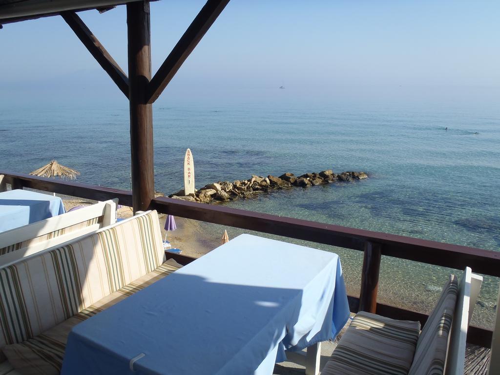 Loukas Apartments On The Waves Трагакі Номер фото